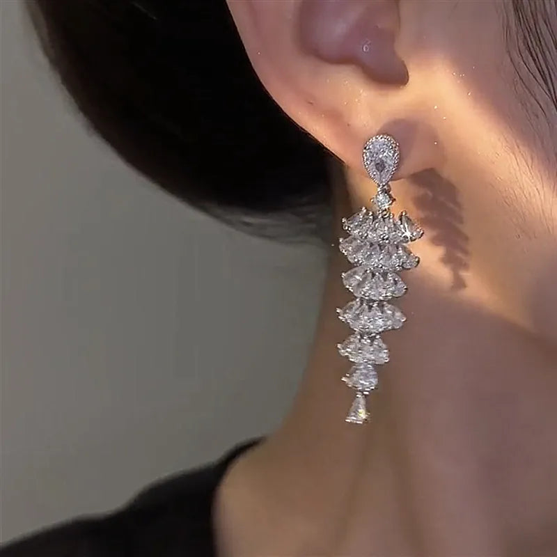 Éclat Féérique – Boucles d’Oreilles Sapins de Noël Étincelants