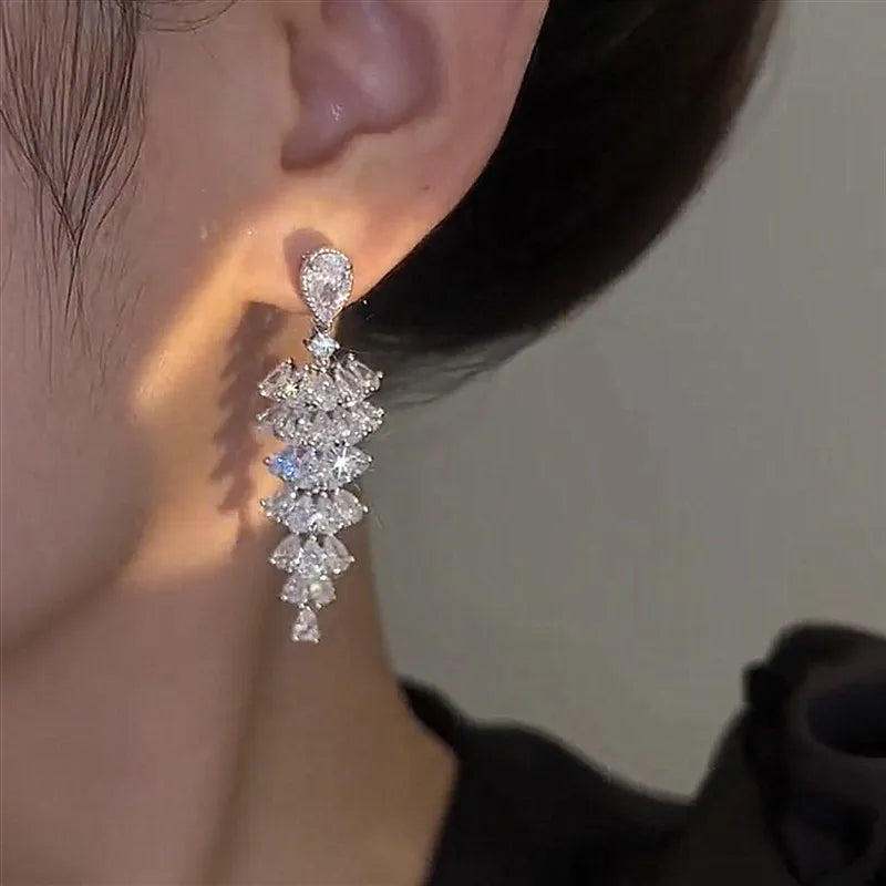 Éclat Féérique – Boucles d’Oreilles Sapins de Noël Étincelants