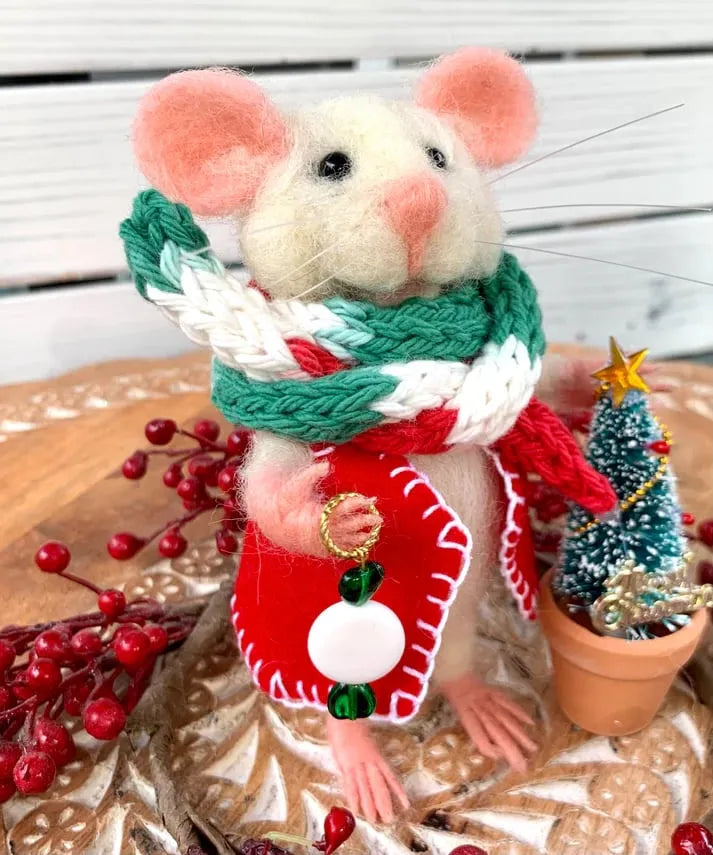 Souris de Noël en Feutrine – Poupée d'Art Fait Main (Délai : 15 Jours)