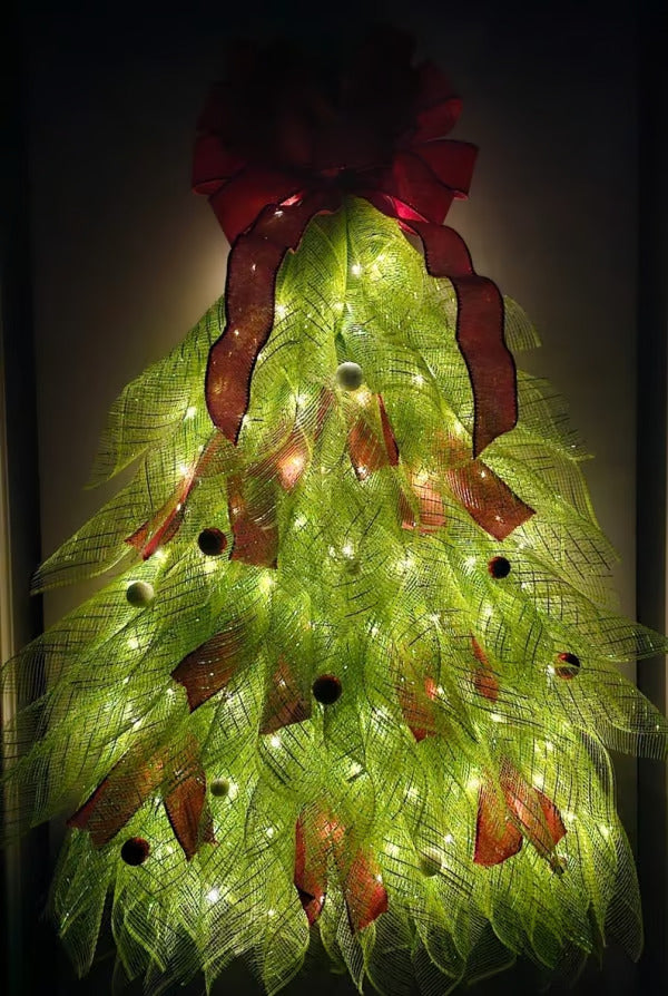 Couronne de Noël en Forme de Sapin – Faite à la Main avec Nœud Écossais